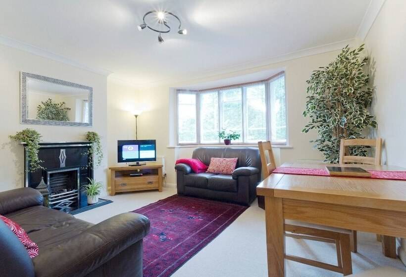 Poplar House Serviced Apartments