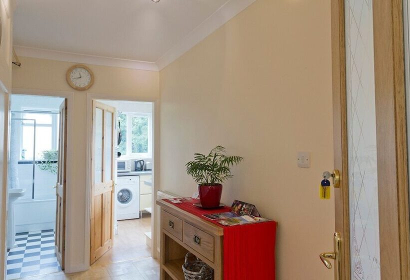 Poplar House Serviced Apartments