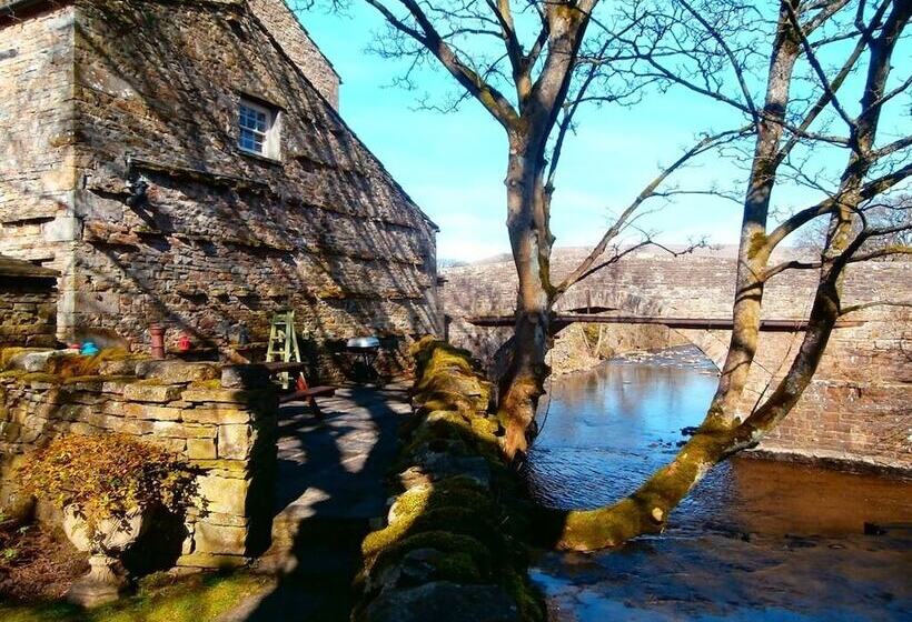 Riverside Bed & Breakfast