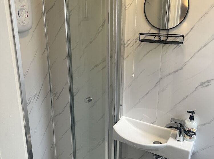 Shores Holiday Apartments