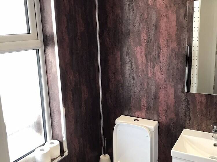 Shores Holiday Apartments