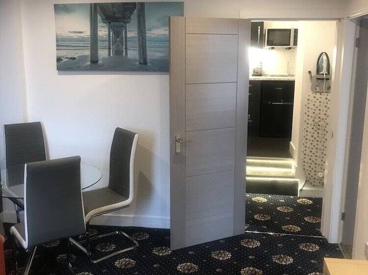 Shores Holiday Apartments