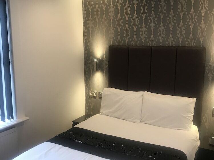 Shores Holiday Apartments