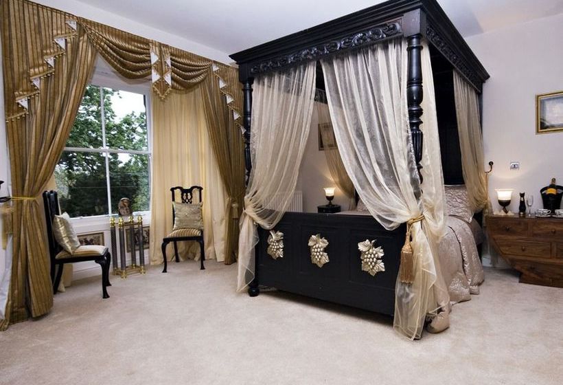 مبيت وإفطار St Hildas Boutique