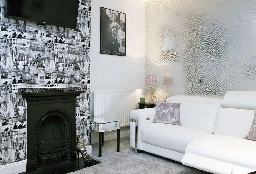 مبيت وإفطار St Hildas Boutique