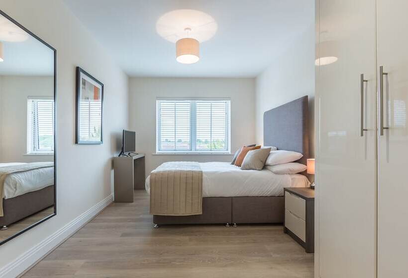 The Heights At Athena Court