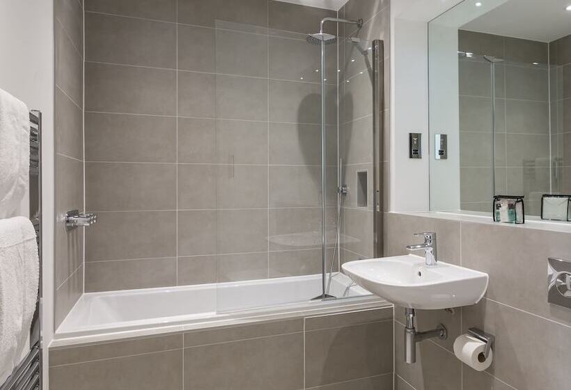 The Heights At Athena Court