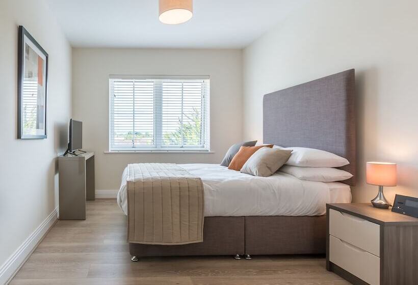 The Heights At Athena Court