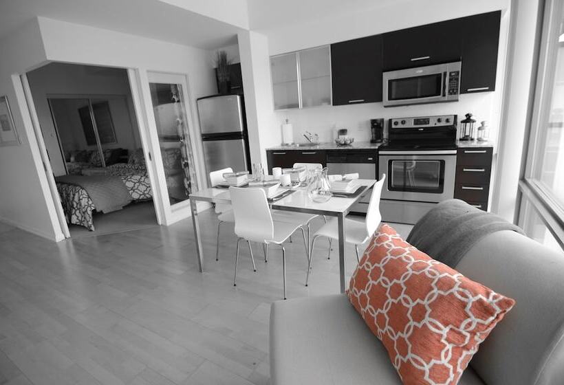 Toronto Escape   The Ruby Pink Suite