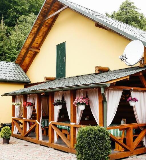 Общежитие Chudodievo In Chynadievo Mini