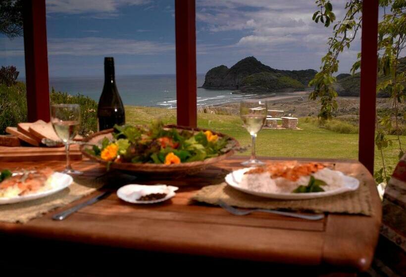 Bethells Beach Cottages