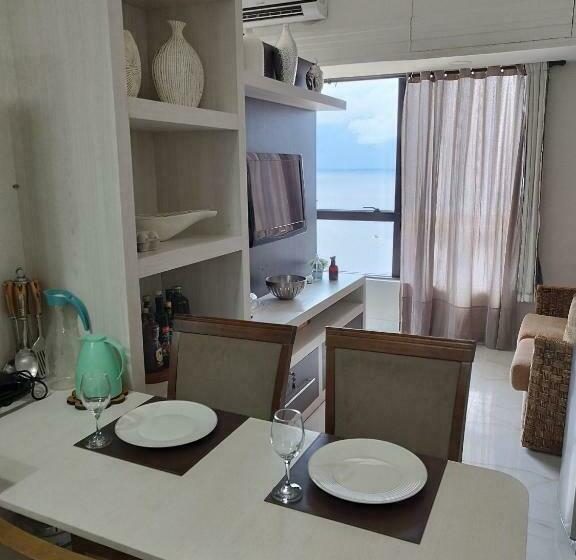 Flat Tropical Executive