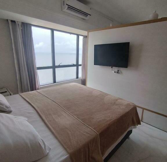 Flat Tropical Executive