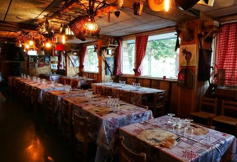 Отель Montlo Relais Des Cerfs