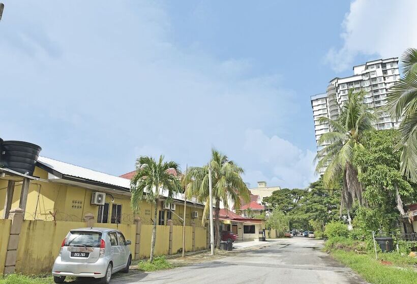 בית מלון כפרי Oyo 90702 Empire Inn 1