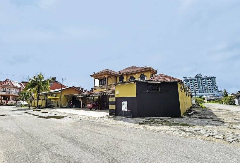 בית מלון כפרי Oyo 90702 Empire Inn 1