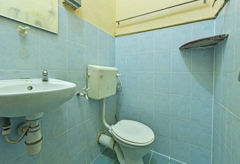 בית מלון כפרי Oyo 90702 Empire Inn 1