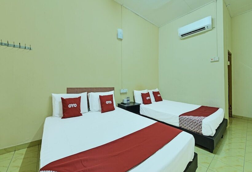 בית מלון כפרי Oyo 90702 Empire Inn 1