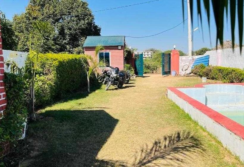 Отель Oyo Flagship 43914 Rs Woods