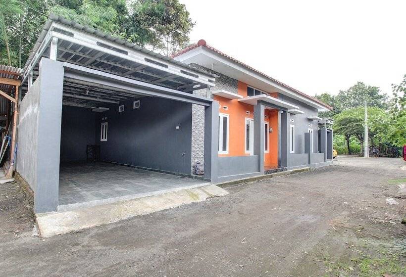 בית מלון כפרי Spot On 92118 Alif House Syariah 2