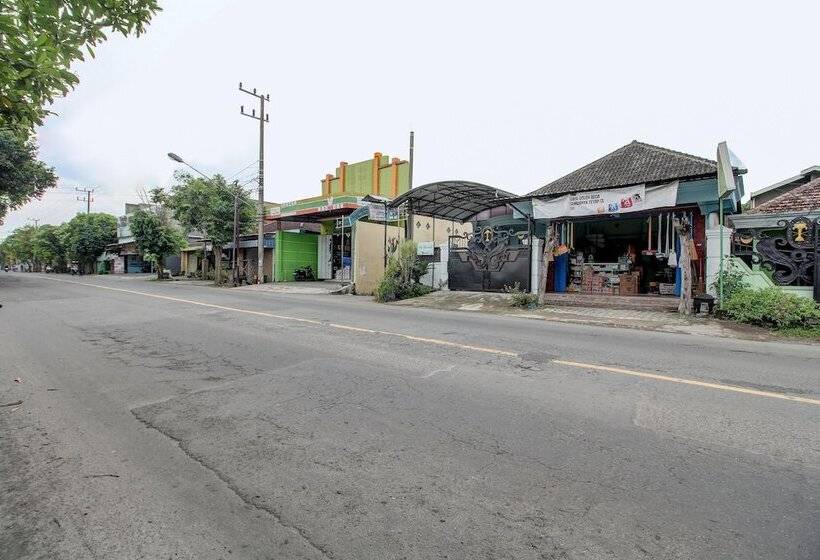 בית מלון כפרי Spot On 92118 Alif House Syariah 2