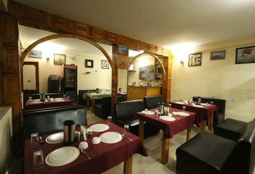 펜션 Purnima  Mountain & River View