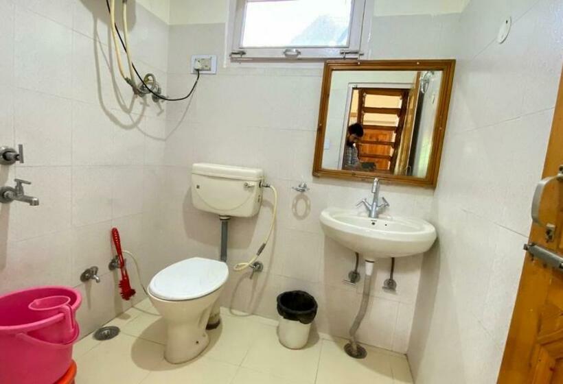 펜션 Purnima  Mountain & River View