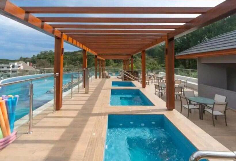 Курорт Laghetto Golden Gramado