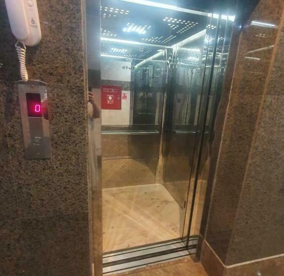 Отель الراوي العزيزية