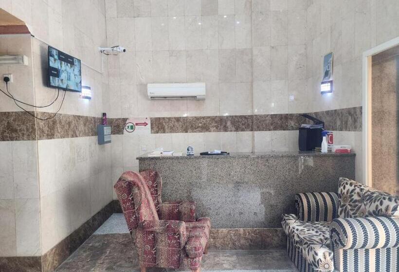 Отель الراوي العزيزية