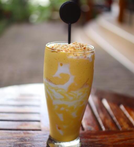 ユースホステル Air Manis Hillside Villa Cafe & Resto