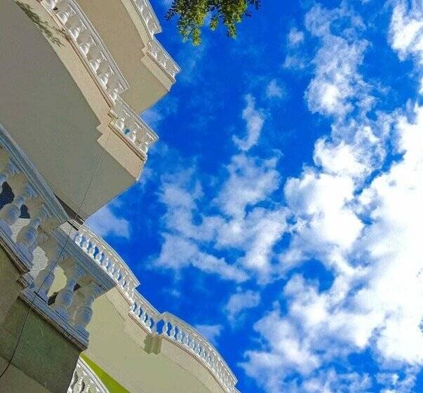 Hotel Falcon Pyramids Inn