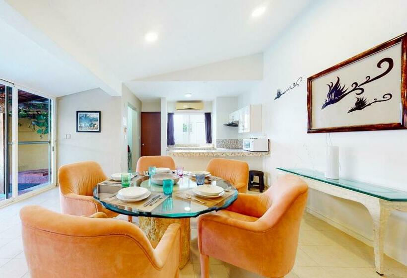 בית מלון כפרי Mahahual 2