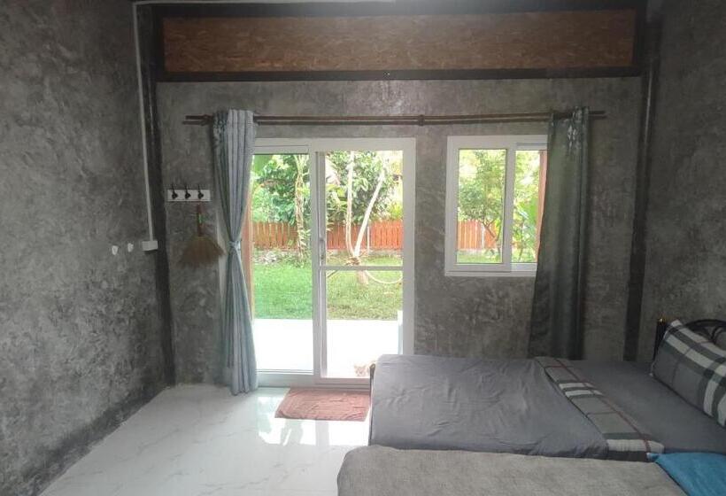 בית מלון כפרי Our Village Farmstay Kohmook