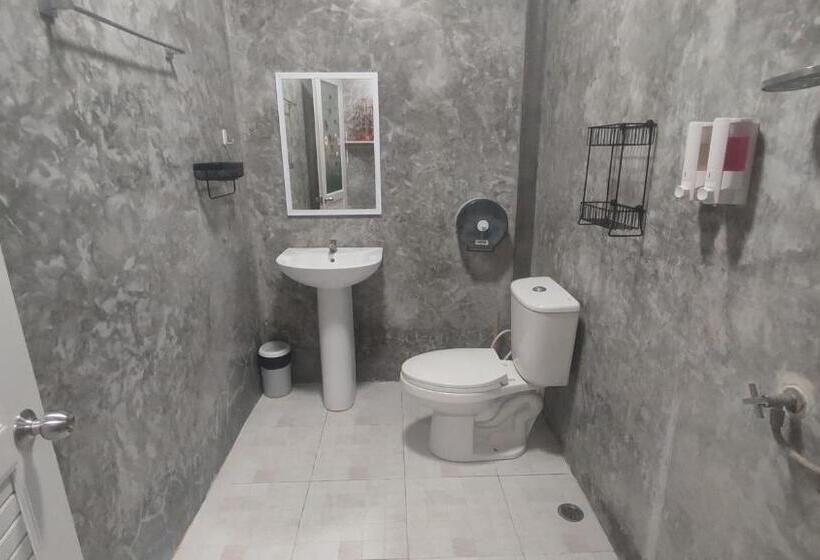 בית מלון כפרי Our Village Farmstay Kohmook