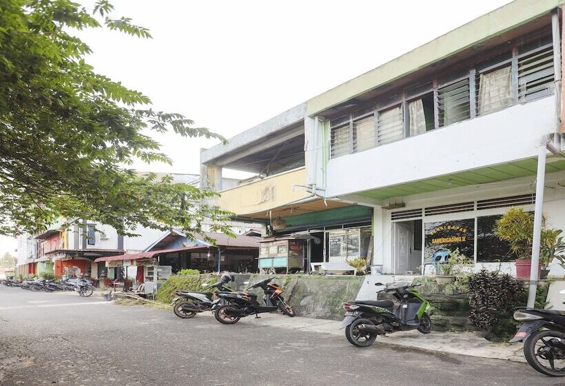 酒店 Spot On 91968 Penginapan Saweri Gading