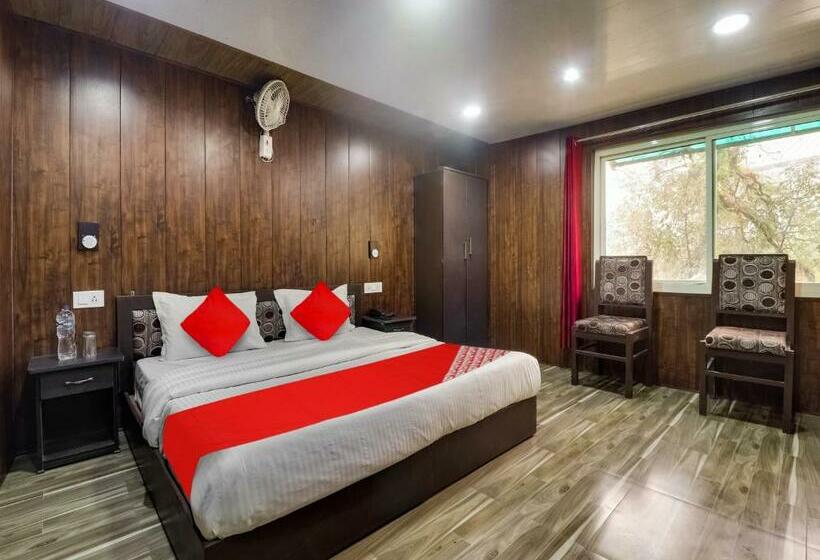 ホテル The Amar Grand Mall Road