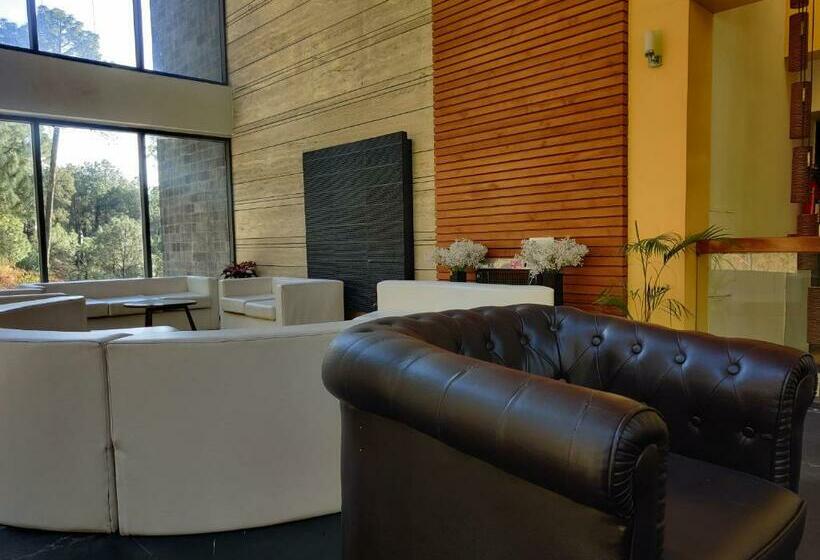فندق Wood Creek Resort & Spa Kasauli