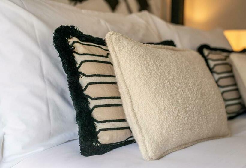 膳宿费 The Couper Bagutta