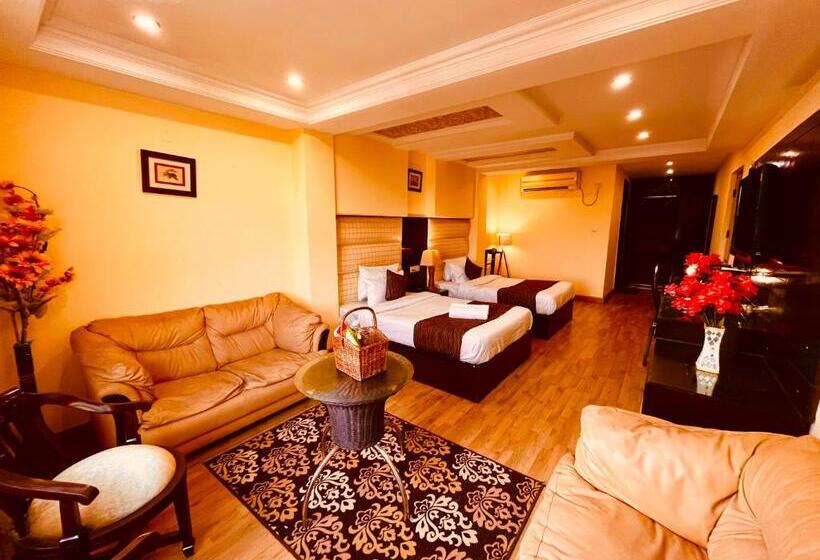 בית מלון כפרי The Reo Near Har Ke Pauri Road  Haridwar