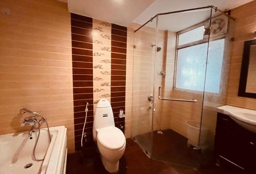 בית מלון כפרי The Reo Near Har Ke Pauri Road  Haridwar