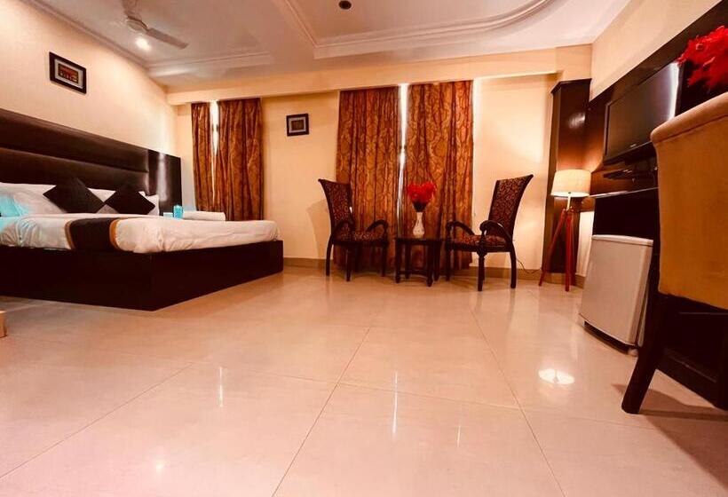 בית מלון כפרי The Reo Near Har Ke Pauri Road  Haridwar