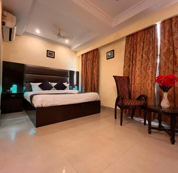 בית מלון כפרי The Reo Near Har Ke Pauri Road  Haridwar