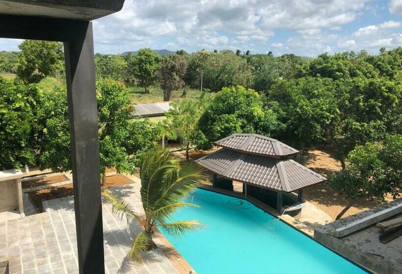 Wild Fortress Hotel Sigiriya