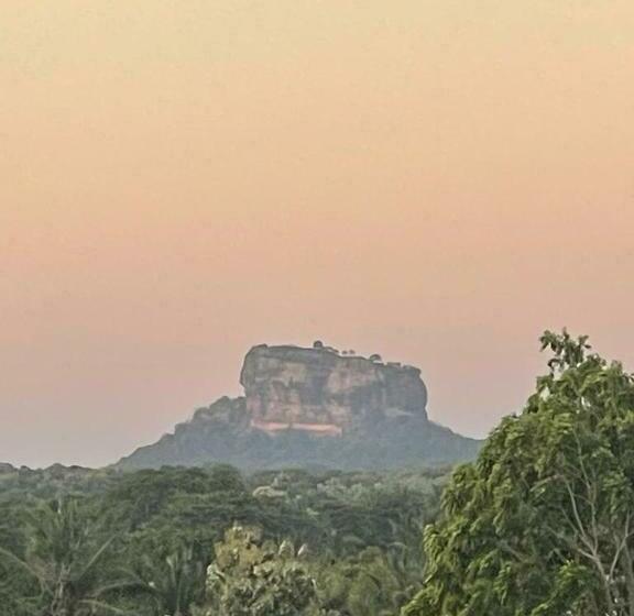 Wild Fortress Hotel Sigiriya