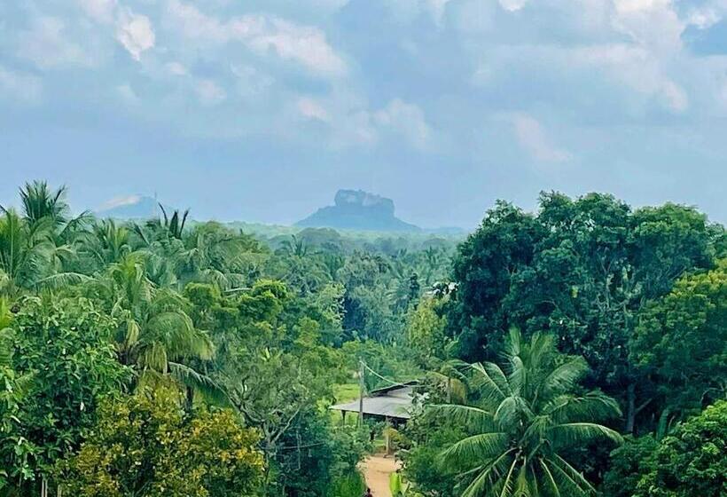 Wild Fortress Hotel Sigiriya