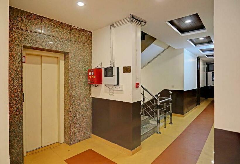 בית מלון כפרי Grand Tushar Ghaziabad Railway Station