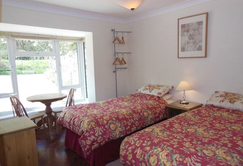 Abacus Bed And Breakfast, Blackwater, Hampshire