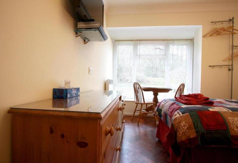 Abacus Bed And Breakfast, Blackwater, Hampshire