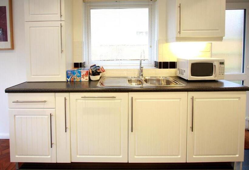 Abacus Bed And Breakfast, Blackwater, Hampshire